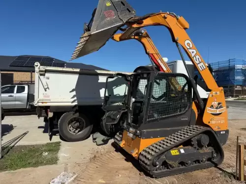Mr-Digger-Guru_800w_Digger and Tipper Truck Hire 1